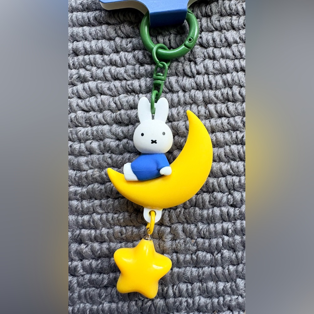 Miffy Keychain - BNWT - Picture 3 of 7